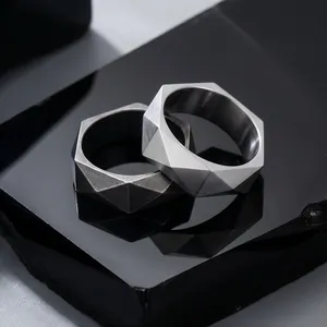 Edelstahl Facettierter Ring Für Herren Minimalistischer Punk Geometrischer 3D Prisma Schliff Band Ring Street Neutral Schmuck