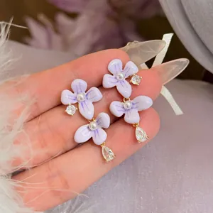 Elegante lila bloemenoorbellen met parels en zirkonia waterdruppel hangers in zilver