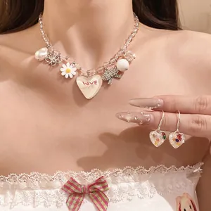 Parure de bijoux coréenne avec collier et boucles d'oreilles perles cœur et marguerite