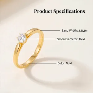Vue détaillée des spécifications d'une bague en acier doré de 2,5 mm avec zircon de 4 mm