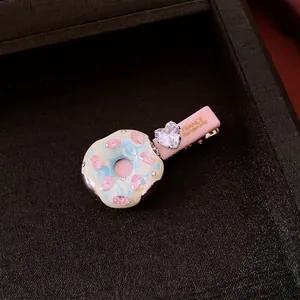 Eleganter Haarclip in Donut-Form mit herzförmigem Zirkonia und rosa Kristallakzenten