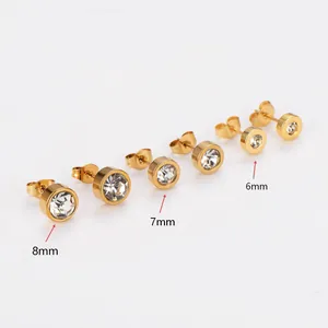Detailansicht der 6 mm, 7 mm und 8 mm großen runden CZ-Ohrstecker aus Edelstahl