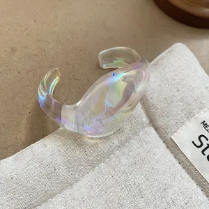 Iridescent acrylic wavy bangle with organic shape and glossy pearlescent finish for women