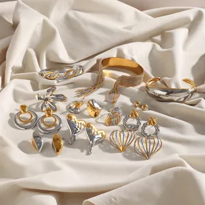 Elegante conjunto de joyas bicolor de acero inoxidable chapado en oro de 18K