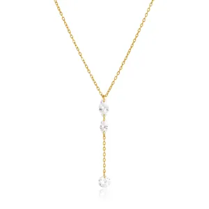 Collana in acciaio inossidabile placcato oro 18K con pietre di zircone marquise e tonde.