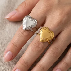 Vintage Stainless Steel Heart Locket Ring For Women Adjustable Open Band Engraved Floral Relief Photo Frame Jewelry Gift
