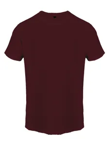 Detaillierte Nahaufnahme des burgunderroten Mesh-Eisseidenstoffs beim Herren-T-Shirt