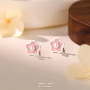 Eleganti orecchini a lobo a fiore rosa con perla in argento di qualità