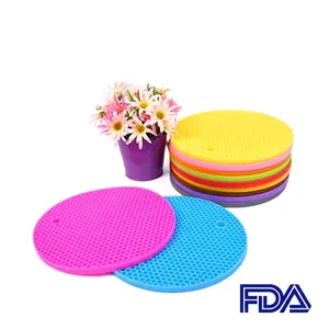 Round Silicone Placemats Honeycomb Heat Resistant Coasters Anti Slip Pot Mats With Hanging Hole Kitchen Dining Accessories