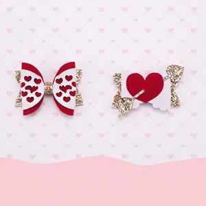 Detaillierte Größenangaben für glitzernde Valentinstags-Haarspangen mit Herz und Schleife