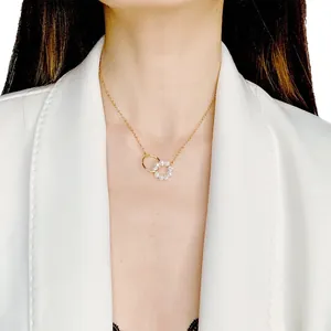 Elegant freshwater pearl interlocking circle necklace for women, stylish gold clavicle chain