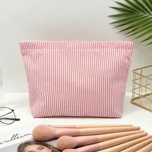 Rosa gestreifte Seersucker-Kosmetiktasche für große Kapazität auf Reisen und Urlaub