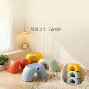 Taburetes apilables de plástico arcoíris de estilo nórdico para habitación infantil