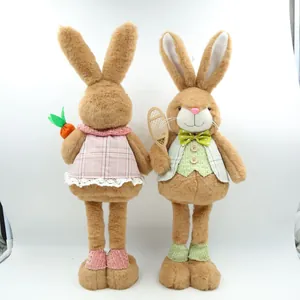 Charmante paire de lapins de Pâques en peluche aux longues oreilles pour décoration