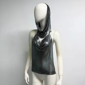 Haut licou en maille métallique gris foncé avec capuche assortie pour tenue de rave