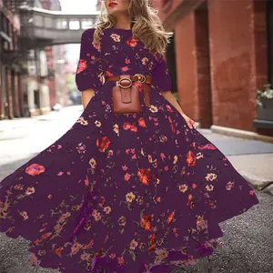 Böhmisches Maxikleid mit lila Blumenmuster, inklusive Gürtel und kleiner Gürteltasche