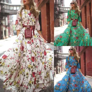 Böhmisches Maxikleid mit Blumendruck für Damen in Weiß, Grün und Blau für den Urlaub.