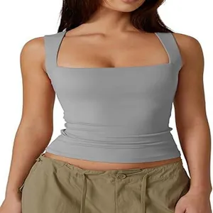 Detailansicht eines grauen ärmellosen Tanktops mit quadratischem Ausschnitt für Damen