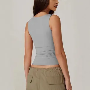 Stilvolles graues ärmelloses Damen-Tanktop in schmaler Passform für modische Streetwear