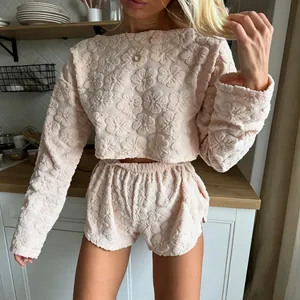 Élégant ensemble de détente 2 pièces à fleurs avec haut court manches longues et short