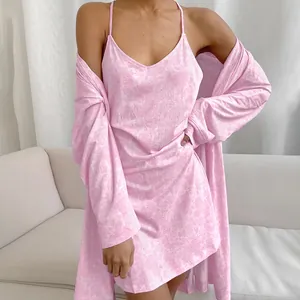 Ensemble de pyjama fleuri rose avec robe nuisette et long peignoir assorti pour femme