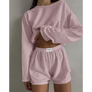 Ensemble de pyjama rose à manches longues et ajouré avec short confortable pour femmes