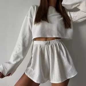 Ensemble pyjama blanc évidé pour femme avec haut court à manches longues