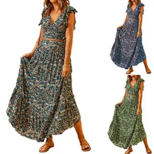Combinaison robe à imprimé fleuri présentant différentes couleurs et styles.