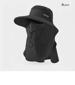 Vue détaillée du chapeau de soleil noir avec masque facial et rabat de nuque