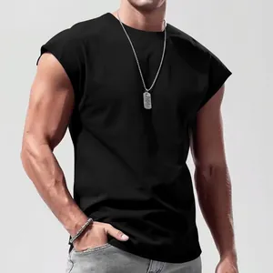Vue détaillée d'un débardeur noir pour homme avec un col rond et coupe décontractée