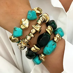 Böhmisches Retro-Armbandset mit unregelmäßigem Harz und goldenen CCB-Perlen für Damen