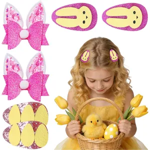Vue détaillée des barrettes lapin de Pâques avec paillettes et enfant les portant.