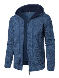 Sweat à capuche bleu pour homme avec motif jacquard et fermeture zippée.