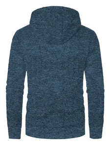 Vue arrière montrant la texture d'un sweat-à-capuche en maille chinée bleu marine