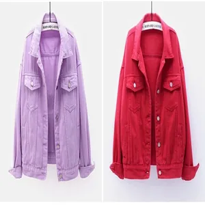 Chaquetas vaqueras holgadas de manga larga disponibles en colores púrpura y rojo vivo