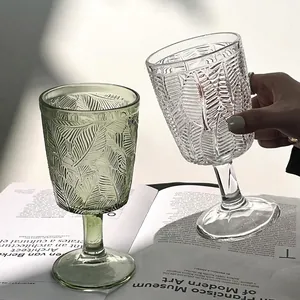Verre à Pied Rétro Français En Verre Avec Relief De Feuilles Élégante Coupe à Vin Verte Et Transparente Verrerie De Style Ins