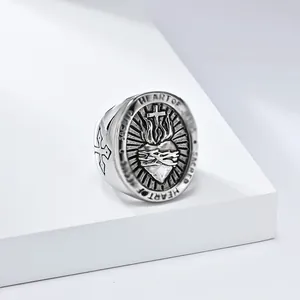 Religiöser Vintage Herz Jesu und Kreuz Ring aus Titanstahl für modebewusste Männer