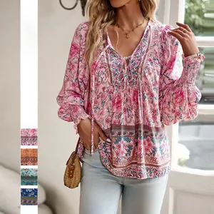 Blouse bohème imprimé floral avec col en V à nouer et manches longues smockées