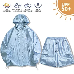 Ensemble veste à capuche et short cargo anti-UV bleu clair, UPF 50+.