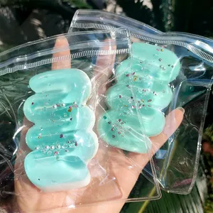 Schattige lichtblauwe golvende squishy met glitters en parels voor stressverlichting