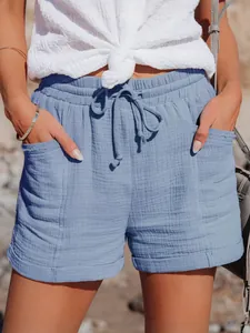 Pantaloncini a vita alta da donna con coulisse in tessuto di lino azzurro traspirante