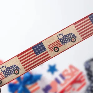 Nastro di iuta cablato per il Giorno dell'Indipendenza USA con bandiera e camion d'epoca