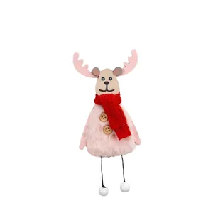 Niedlicher rosa Rentier-Plüsch-Weihnachtsbaumanhänger mit rotem Schal für Dekoration