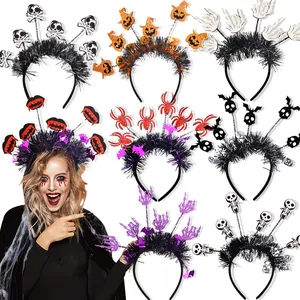Ποικιλία από στέκες Halloween με σχέδια κολοκύθας και αράχνης για τρομακτικά πάρτι.