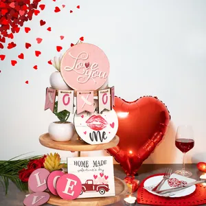 Set di cartelli in legno per vassoio di San Valentino con motivi Love You e XOXO.