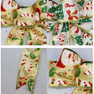 Cuatro vistas detalladas de un lazo de Navidad dorado de 20 cm con motivos de Papá Noel y dulces