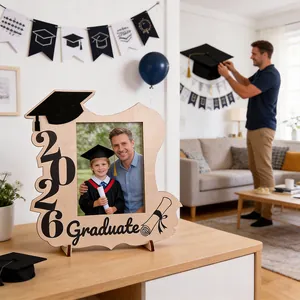 Cadre photo 2026 en bois pour remise de diplôme, décor de bureau avec mortier