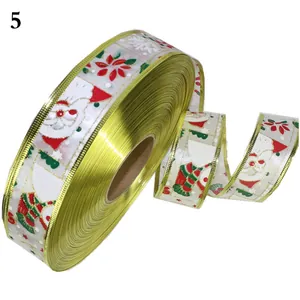 Nastro natalizio largo 3,8 cm con bordo dorato e stampa festiva di Babbo Natale