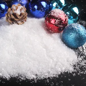 Vue détaillée de poudre de neige artificielle haute simulation pour déco de Noël.