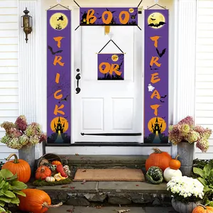 Bannières d'Halloween Trick or Treat pour porte d'entrée dans un décor festif complet